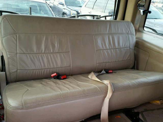 5LMFU28R22LJ01628 - 2002 LINCOLN NAVIGATOR BLACK photo 9