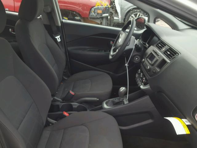 KNADM4A39F6469712 - 2015 KIA RIO LX Արծաթագույն լուսանկար 5