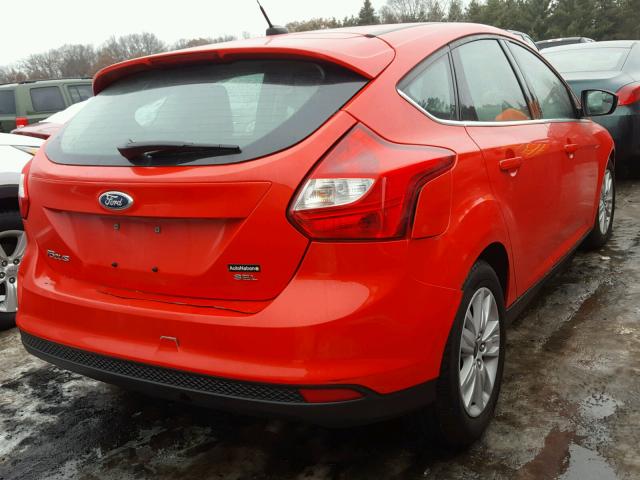 1FAHP3M22CL339136 - 2012 FORD FOCUS SEL RED photo 4