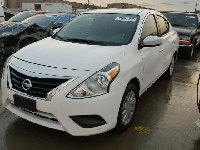 3N1CN7AP4FL815920 - 2015 NISSAN VERSA S WHITE photo 2