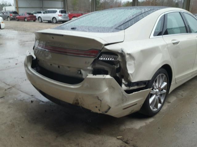 3LN6L2GK5GR609028 - 2016 LINCOLN MKZ CREAM photo 9