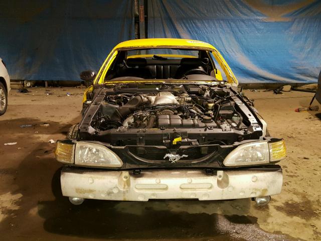 1FAFP47V2WF209993 - 1998 FORD MUSTANG CO YELLOW photo 9