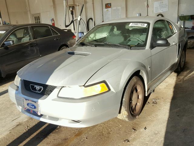 1FAFP4045YF202153 - 2000 FORD MUSTANG SILVER photo 2
