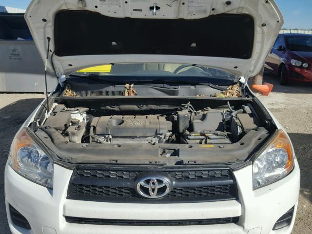 JTMBF33V89D012905 - 2009 TOYOTA RAV4 WHITE photo 7