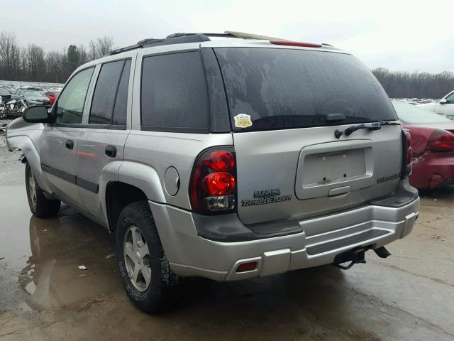 1GNDS13S442347136 - 2004 CHEVROLET TRAILBLAZE SILVER photo 3