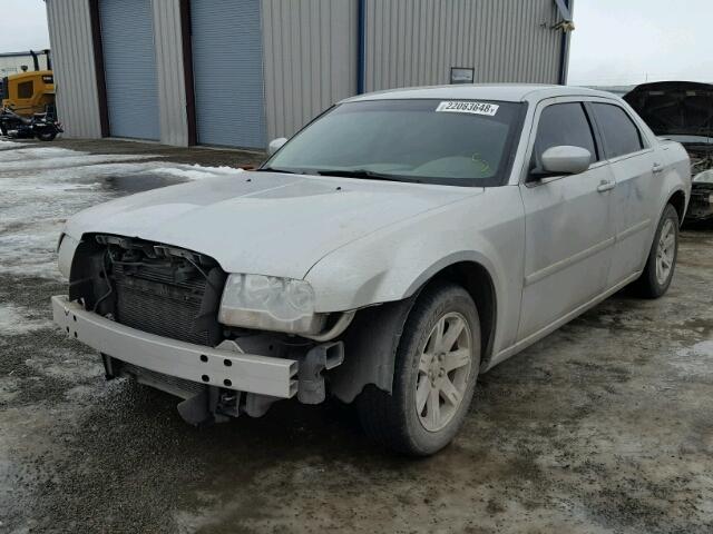 2C3KA53G86H167128 - 2006 CHRYSLER 300 TOURIN SILVER photo 2