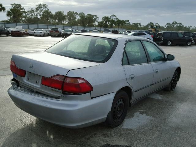 JHMCG6653YC036384 - 2000 HONDA ACCORD LX SILVER photo 4