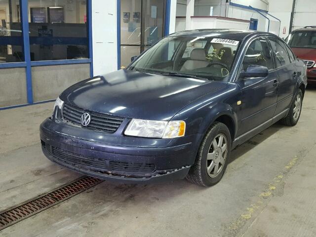 WVWMA63B4XE454313 - 1999 VOLKSWAGEN PASSAT GLS BLUE photo 2