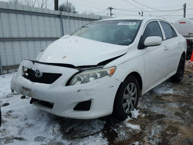 2T1BU4EE1AC214172 - 2010 TOYOTA COROLLA BA WHITE photo 2