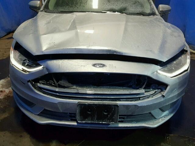 3FA6P0LU8JR124061 - 2018 FORD FUSION SE SILVER photo 9