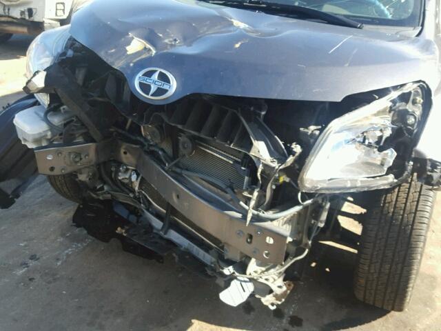 JTKKUPB4XD1035868 - 2013 TOYOTA SCION XD GRAY photo 9