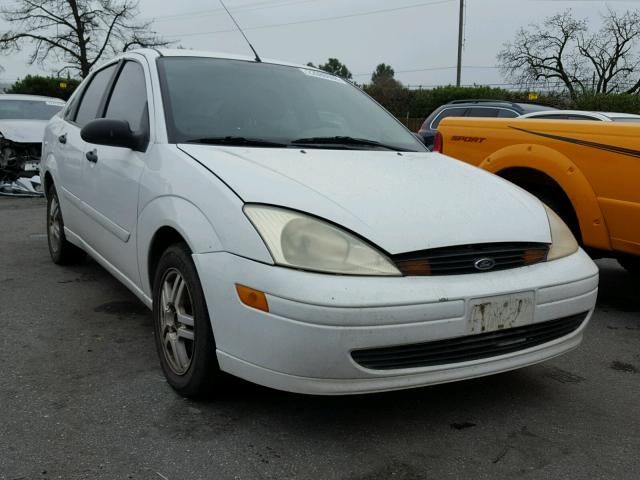 1FAFP34P0YW200566 - 2000 FORD FOCUS SE WHITE photo 1