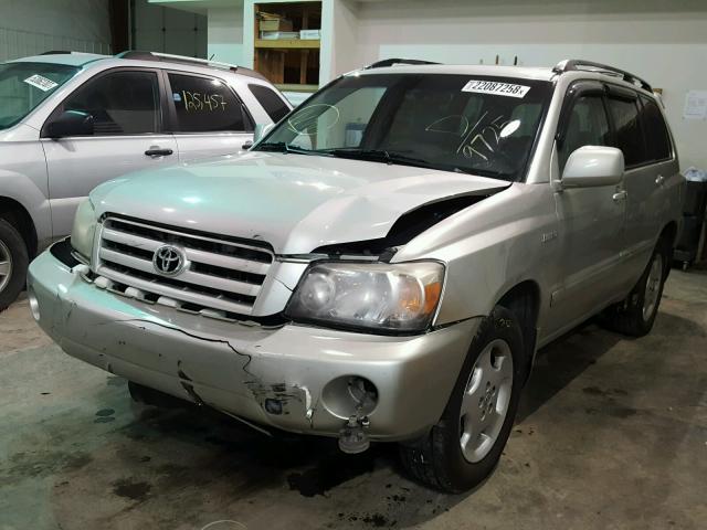 JTEEP21AX40059725 - 2004 TOYOTA HIGHLANDER SILVER photo 2