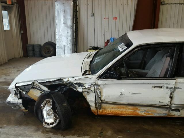 1G4AG55N8P6467896 - 1993 BUICK CENTURY SP WHITE photo 9