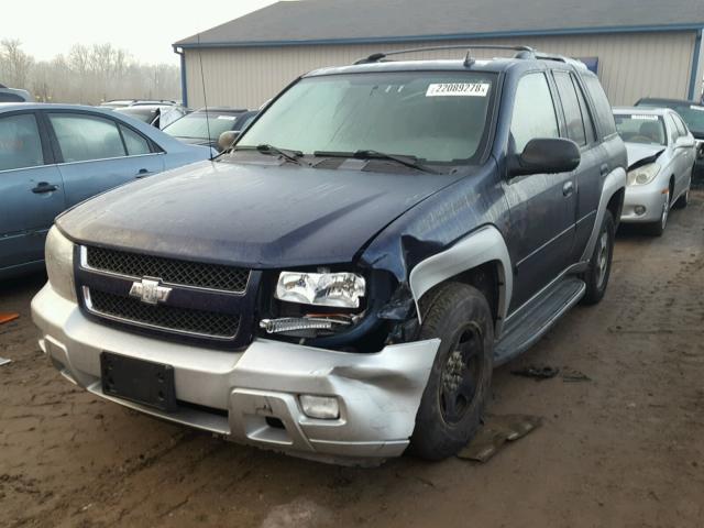 1GNDT13S282104069 - 2008 CHEVROLET TRAILBLAZE BLUE photo 2