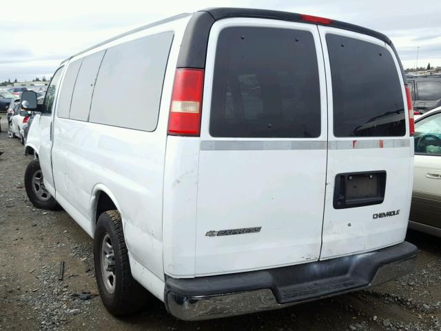 1GBFG15T161214324 - 2006 CHEVROLET EXPRESS G1 WHITE photo 3