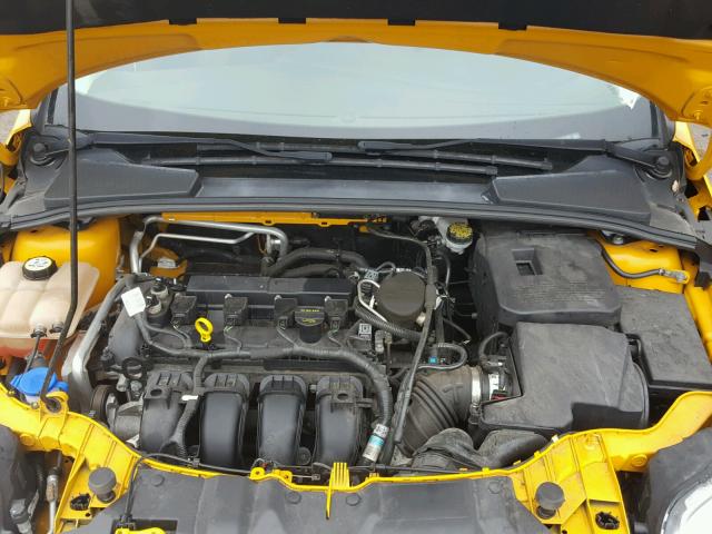 1FAHP3F25CL311439 - 2012 FORD FOCUS SE YELLOW photo 7