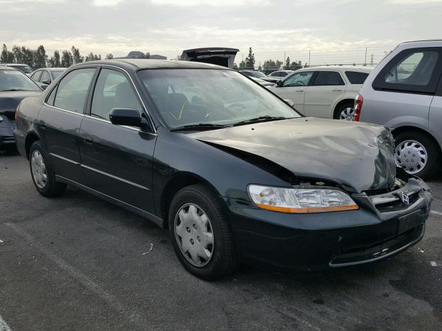 1HGCG5644WA120114 - 1998 HONDA ACCORD LX GREEN photo 1