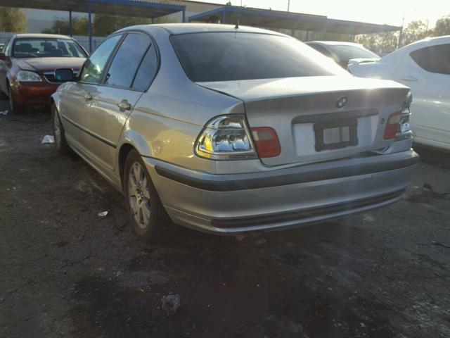 WBAAM3338YCA85812 - 2000 BMW 323 I SILVER photo 3