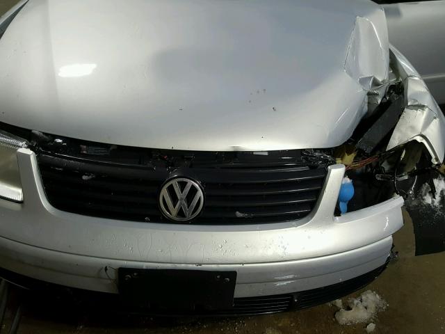 WVWPD23B2YP222988 - 2000 VOLKSWAGEN PASSAT GLX SILVER photo 7