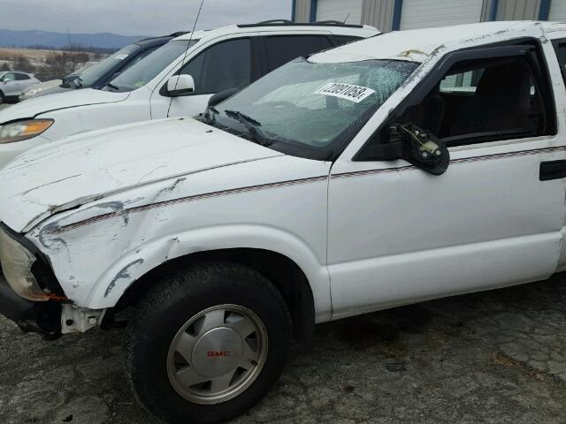 1GTCS19W128152748 - 2002 GMC SONOMA WHITE photo 9