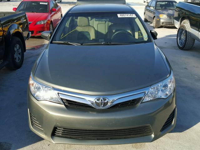 4T1BF1FK3DU675180 - 2013 TOYOTA CAMRY L GRAY photo 9