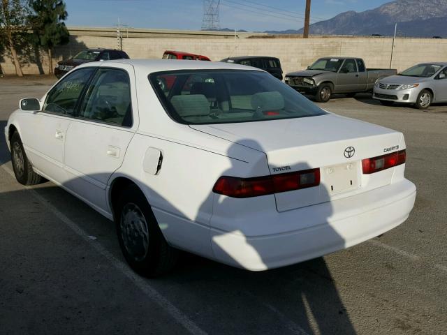 4T1BG22K5VU754599 - 1997 TOYOTA CAMRY CE WHITE photo 3