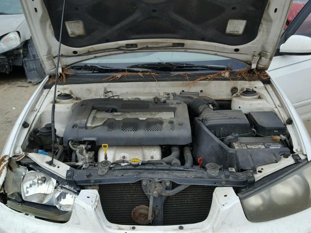 KMHDN45D02U276451 - 2002 HYUNDAI ELANTRA GL WHITE photo 7