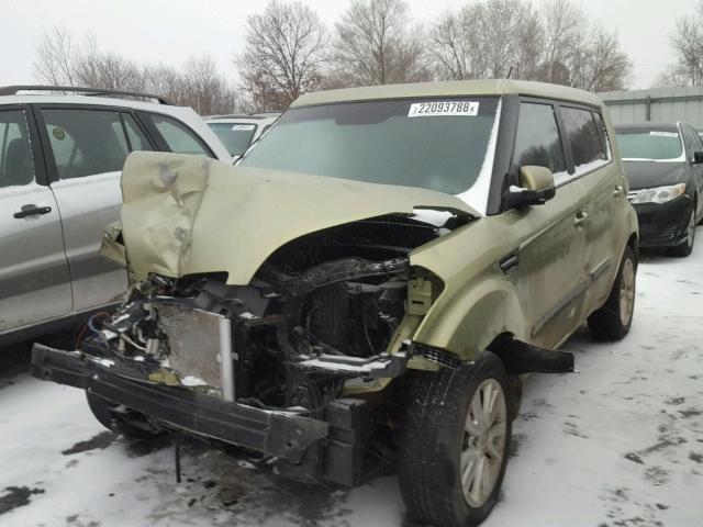 KNDJT2A68D7516551 - 2013 KIA SOUL GREEN photo 2