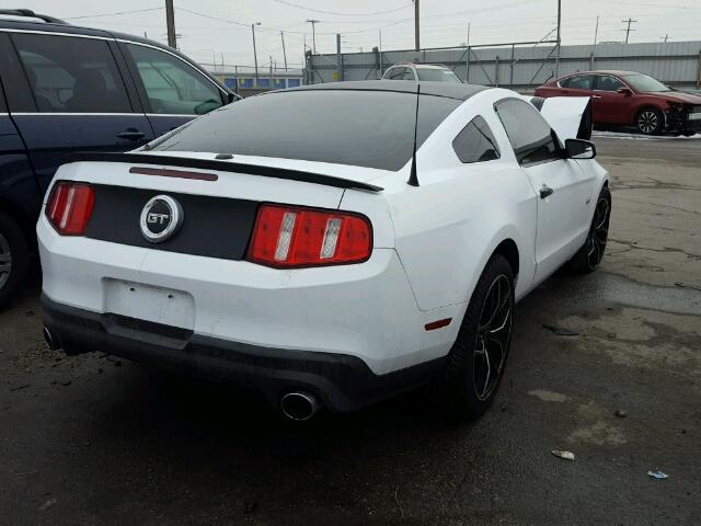 1ZVBP8CF1C5259930 - 2012 FORD MUSTANG GT WHITE photo 4