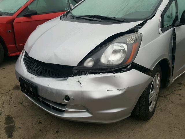 JHMGE8H37BC013440 - 2011 HONDA FIT SILVER photo 9