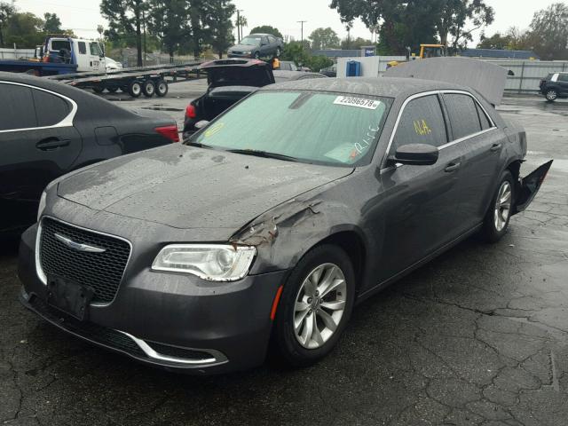 2C3CCAAG6FH779631 - 2015 CHRYSLER 300 LIMITE CHARCOAL photo 2