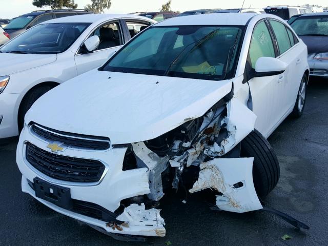 1G1PE5SB4F7235053 - 2015 CHEVROLET CRUZE LT WHITE photo 2