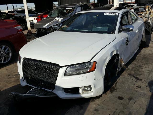 WAUCVAFRXCA007821 - 2012 AUDI S5 PREMIUM WHITE photo 2