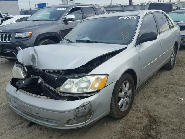 4T1BF28B81U158004 - 2001 TOYOTA AVALON XL GRAY photo 2