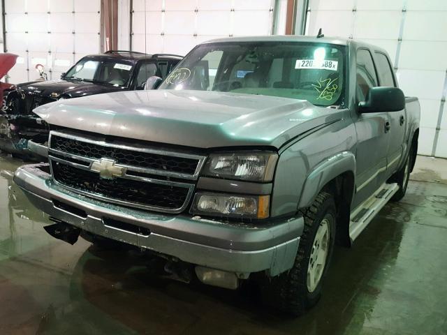 2GCEK13ZX61288350 - 2006 CHEVROLET SILVERADO GRAY photo 2