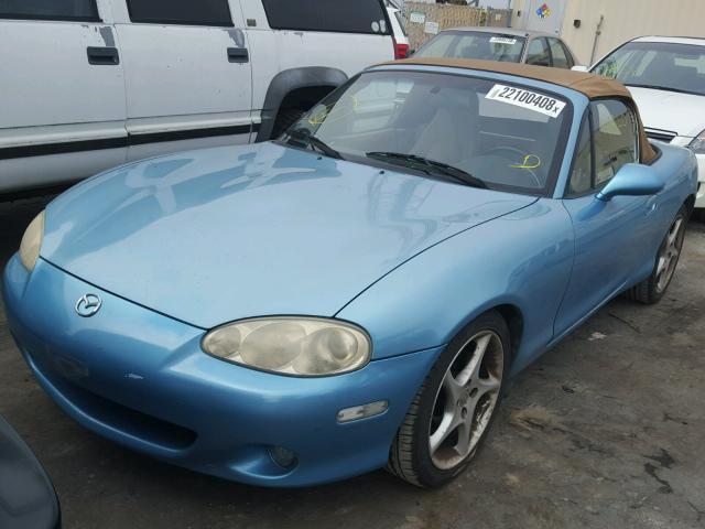 JM1NB353520231175 - 2002 MAZDA MX-5 MIATA BLUE photo 2