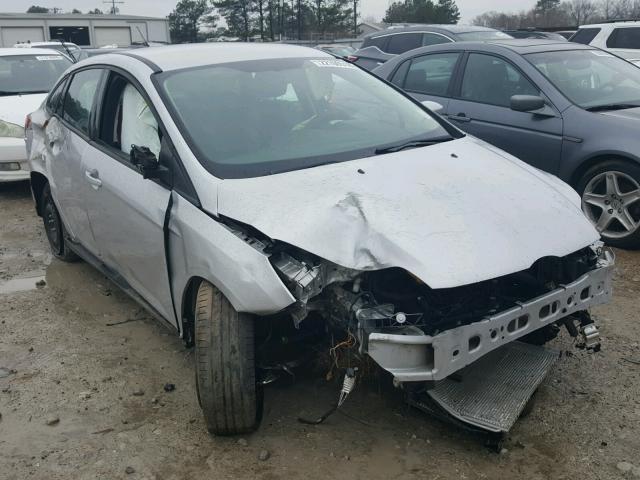 1FAHP3F25CL246558 - 2012 FORD FOCUS SE SILVER photo 1