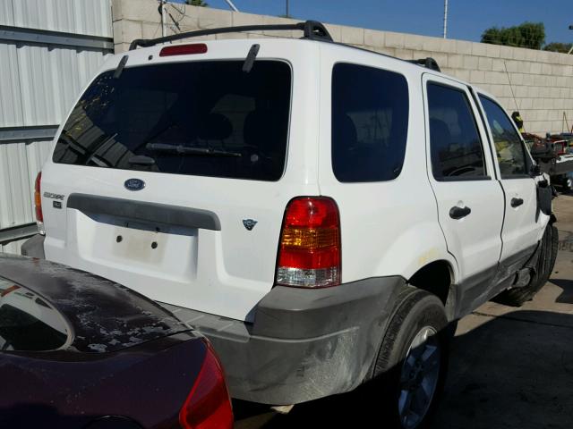 1FMCU03105KD52797 - 2005 FORD ESCAPE XLT WHITE photo 4