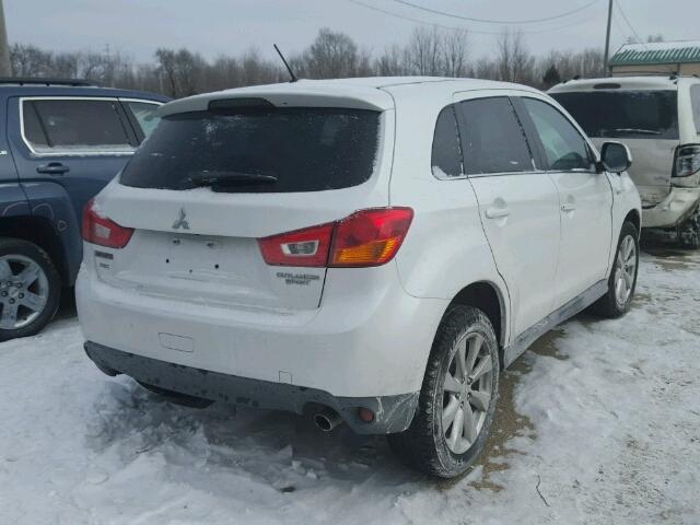 4A4AP4AU3DE018969 - 2013 MITSUBISHI OUTLANDER WHITE photo 4