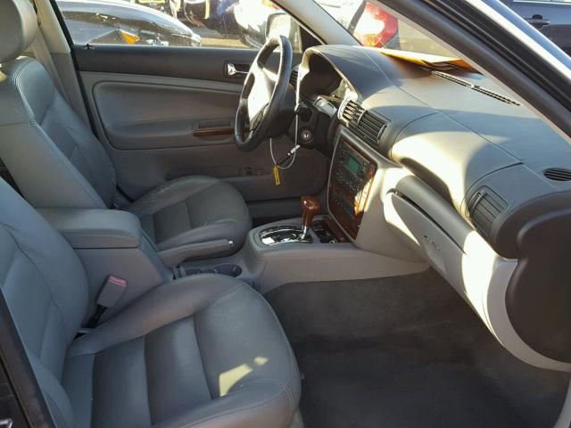 WVWRH63B82P245168 - 2002 VOLKSWAGEN PASSAT GLX 灰色 照片 5