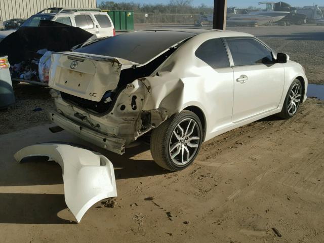 JTKJF5C79GJ022746 - 2016 TOYOTA SCION TC 白色 照片 4