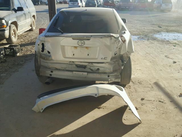 JTKJF5C79GJ022746 - 2016 TOYOTA SCION TC 白色 照片 9