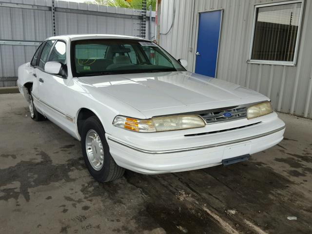 2FALP74W2TX189715 - 1996 FORD CROWN VICT WHITE photo 1