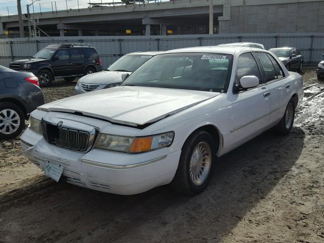 2MEFM75W2XX620069 - 1999 MERCURY GRAND MARQ WHITE photo 2