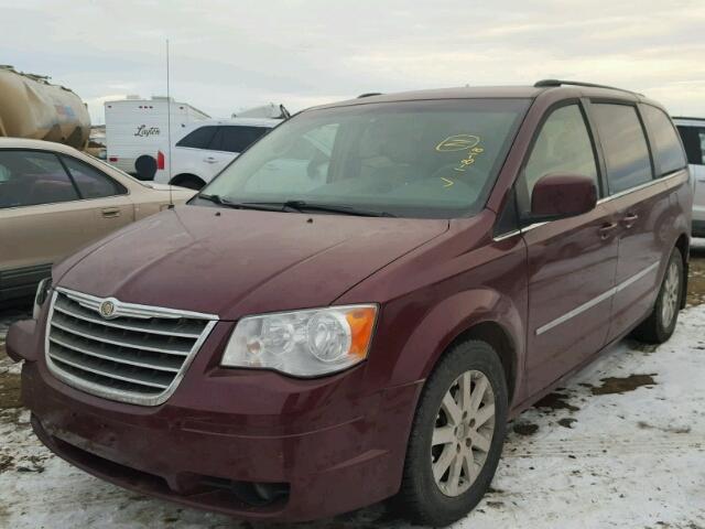 2A8HR54P98R708979 - 2008 CHRYSLER TOWN & COU MAROON photo 2