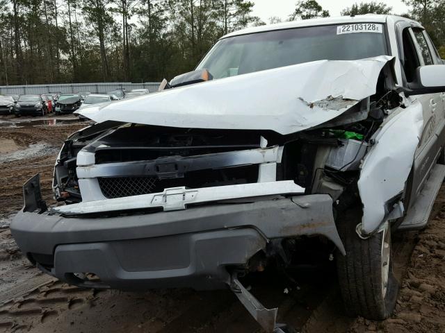 3GNEC13T02G165562 - 2002 CHEVROLET AVALANCHE WHITE photo 9