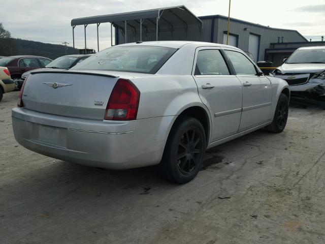 2C3KK53G17H739736 - 2007 CHRYSLER 300 TOURIN SILVER photo 4