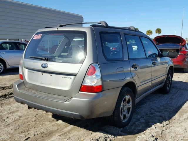 JF1SG63606G758949 - 2006 SUBARU FORESTER 2 GRAY photo 4