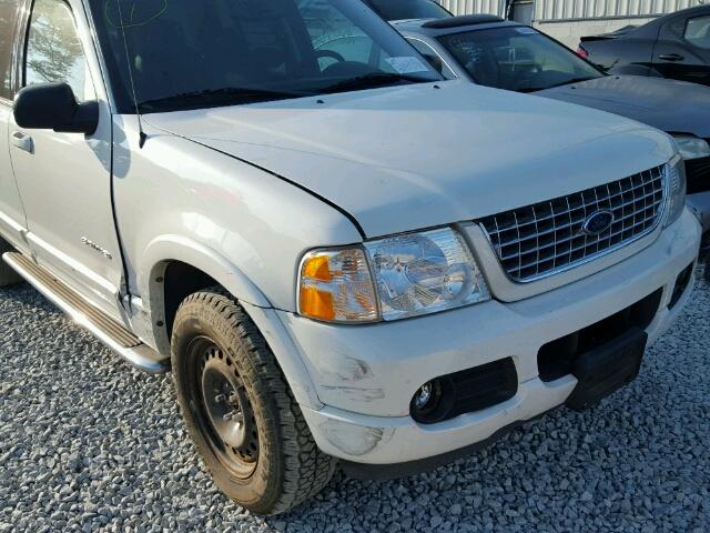 1FMZU85W04ZA19488 - 2004 FORD EXPLORER L WHITE photo 9